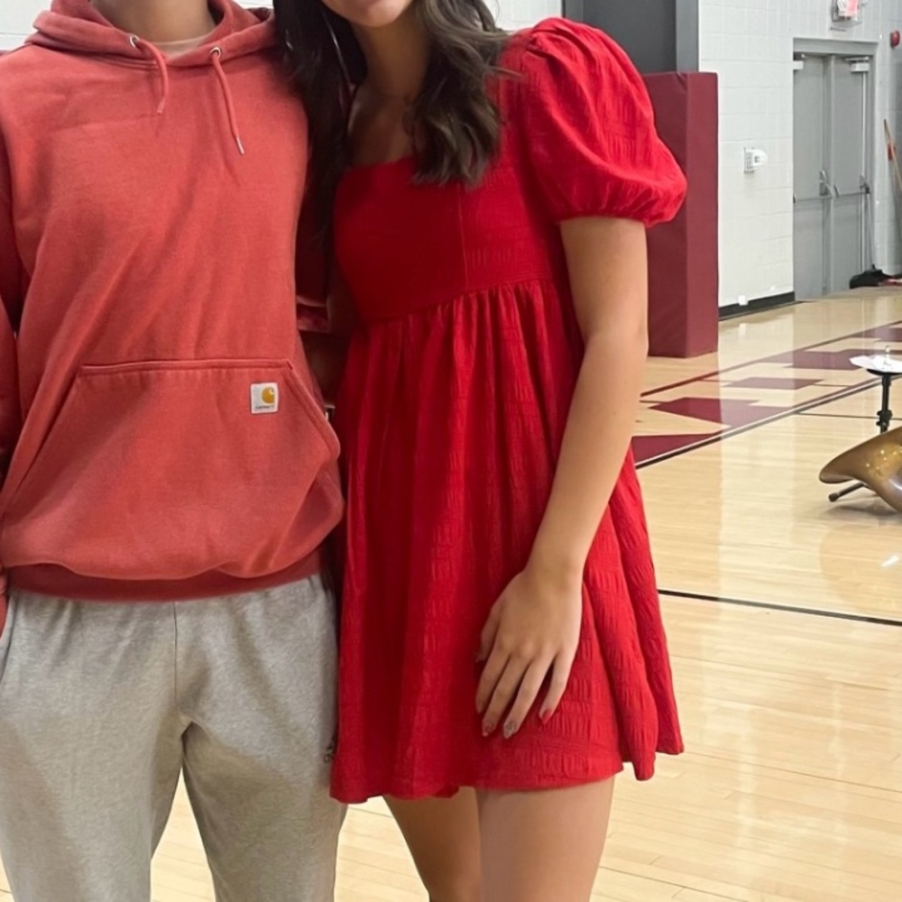 red puff sleeve dress